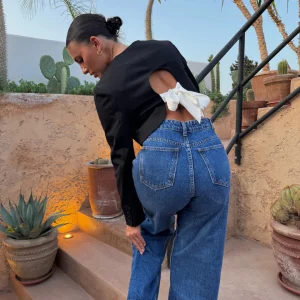 Blouse avec dos élégant et nœud