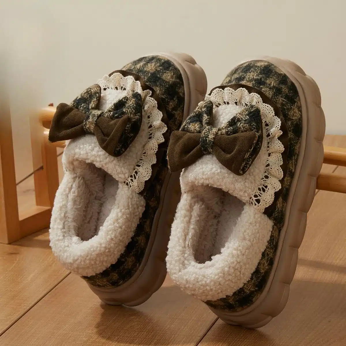 Chaussons Fermés Mignons – Image 2
