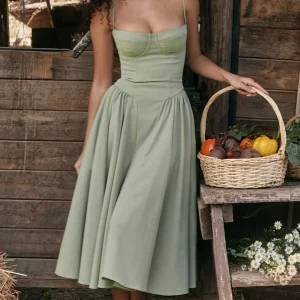 Robe midi sans manches à coupe corset – Coupe attrayante