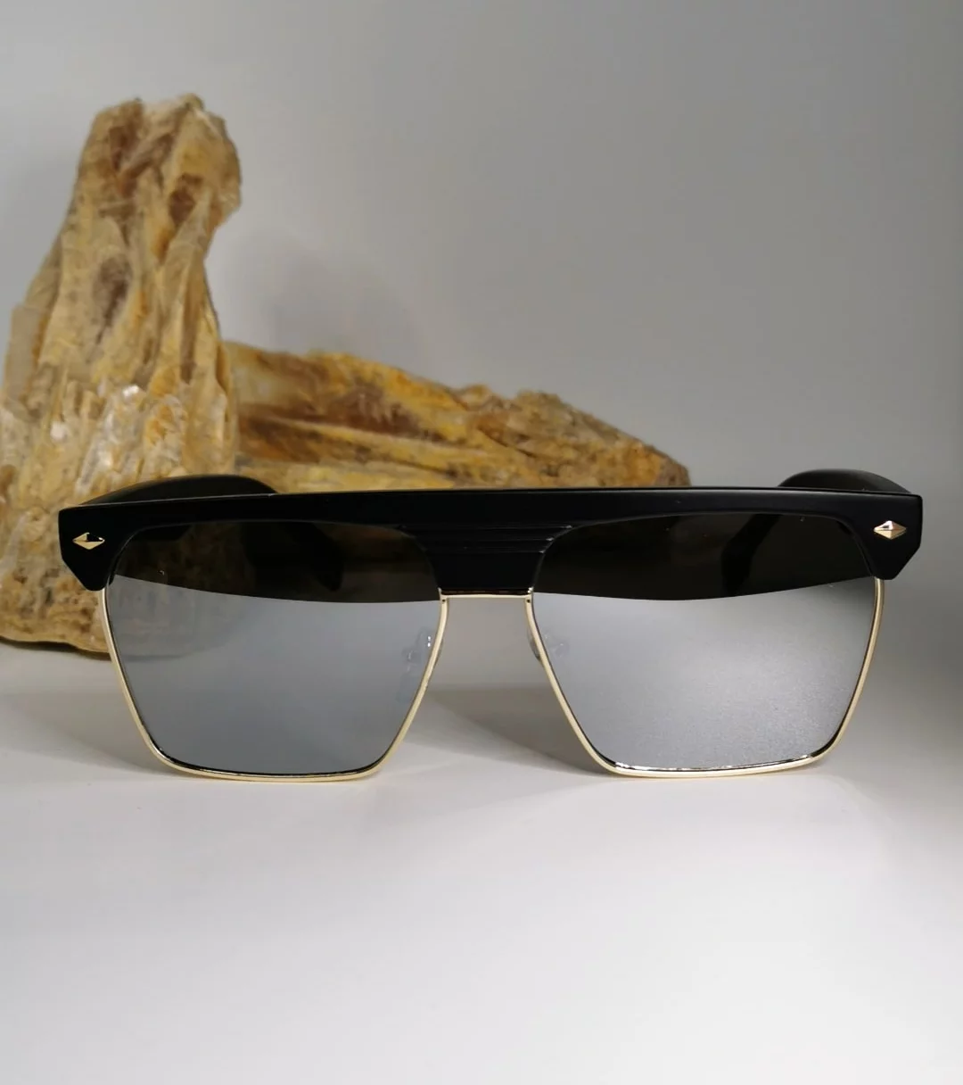 Lunettes de soleil effet miroir collection Futur 2021 – Image 3