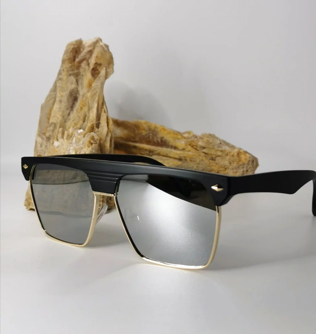 Lunettes de soleil effet miroir collection Futur 2021 – Image 4