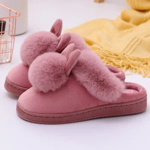 Chaussons Lapin fourrés avec pompon – Élégance pour l&rsquo;hiver