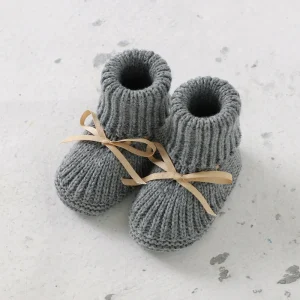 Chaussons bébé en laine gris sobres