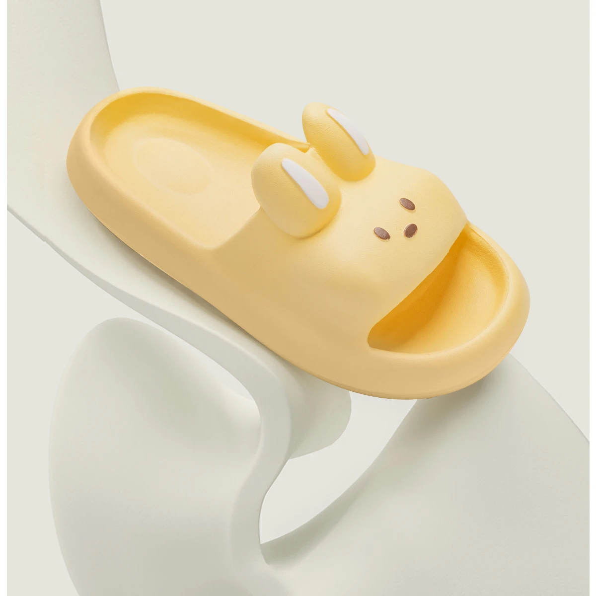 Chausson lapin avec oreilles jaunes – Image 2
