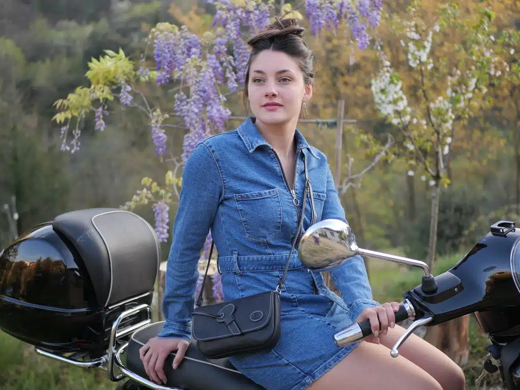 SAC BANDOULIERE ALIONA FEMME CUIR VACHETTE – ARTISAN – Image 2