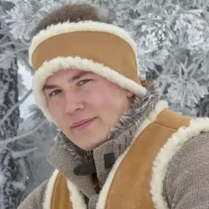 BANDEAU CACHE-OREILLES HOMME EN CUIR FOURRÉ 100 % LAINE DE MOUTON – ARTISAN