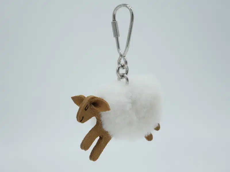 PORTE-CLÉ MOUTON CUIR ET PEAU LAINÉE AVEC MOUSQUETON – ARTISAN – Image 2