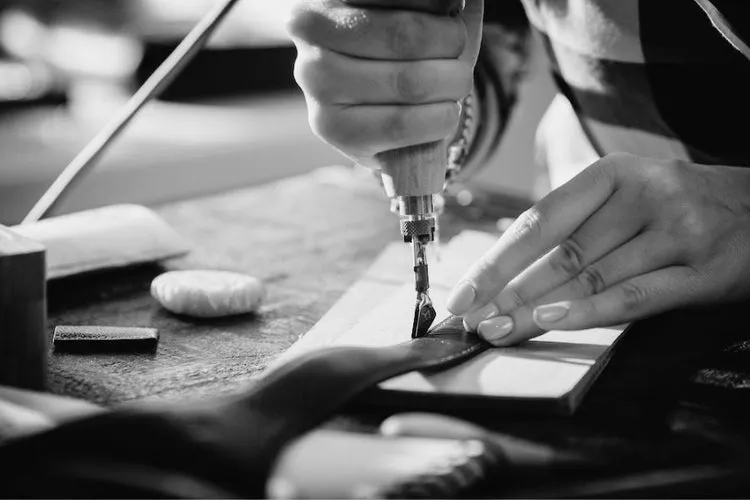 Sac cabas vegan élégant avec anneaux dorés – Image 6